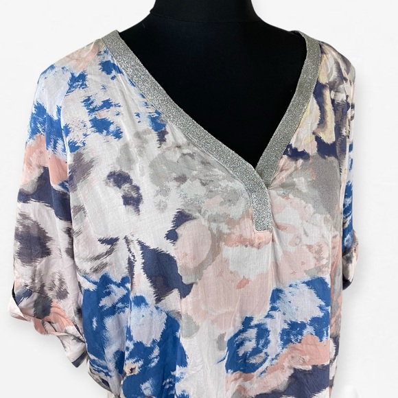 Juicy Couture Blue and Pink Flutter Short Sleeve V-Neck Blouse top XL - Picture 2 of 8